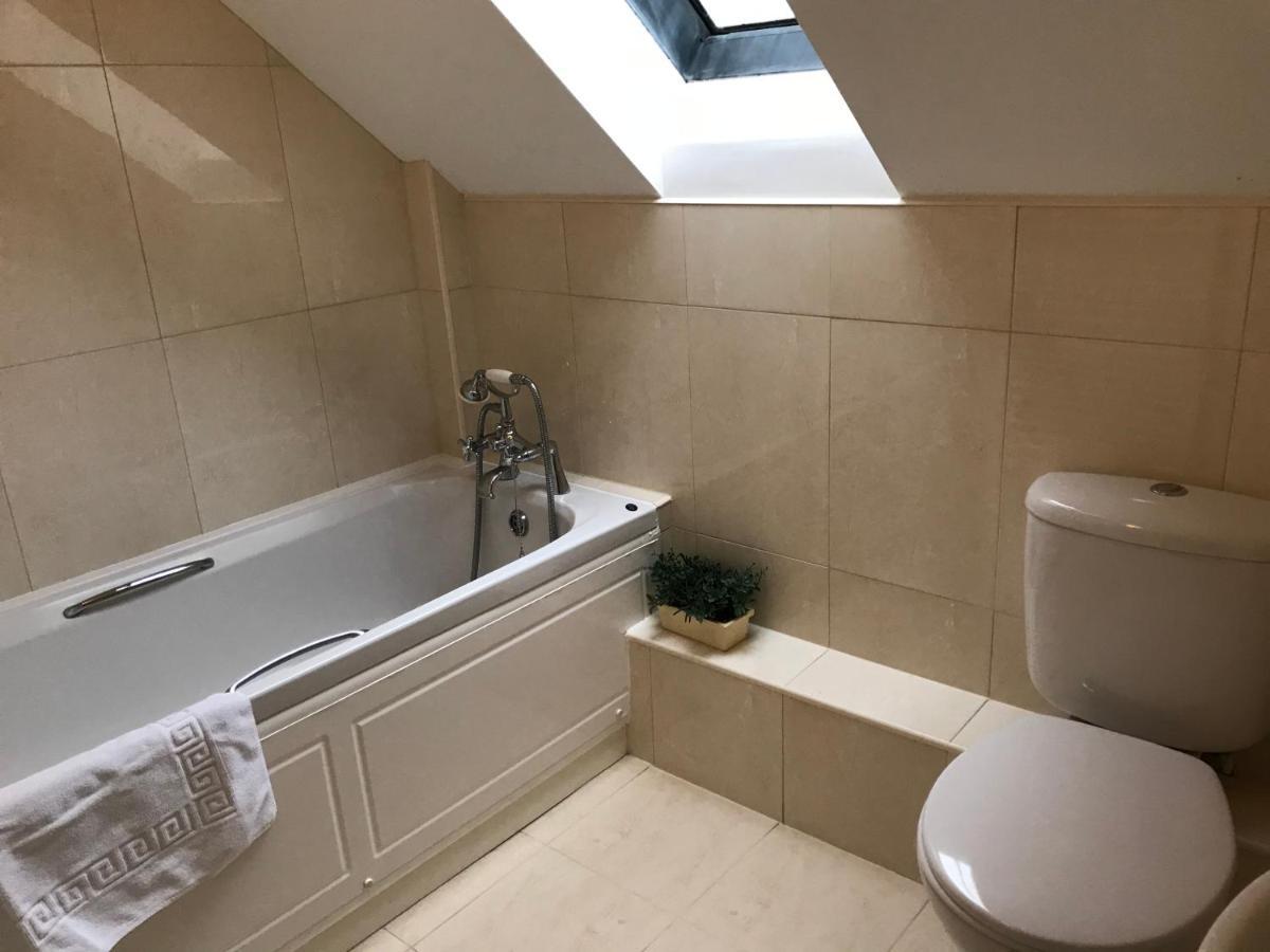 Crowthorne, Bookham Court Villa Dorchester Ngoại thất bức ảnh